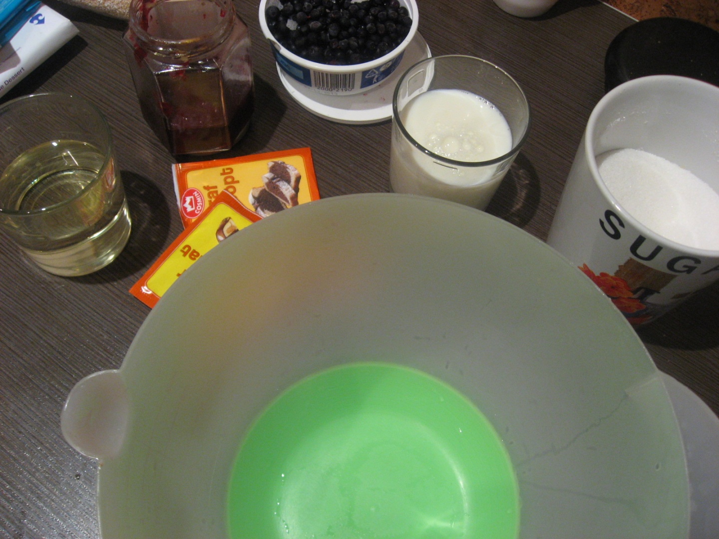 Briose cu dulceata de trandafiri