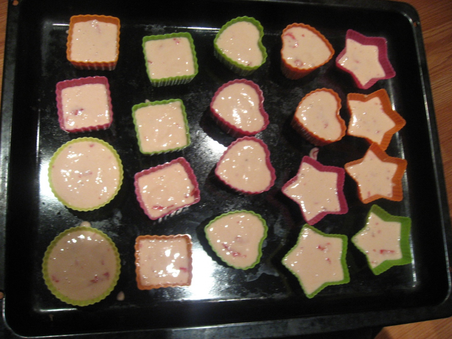 Briose cu dulceata de trandafiri