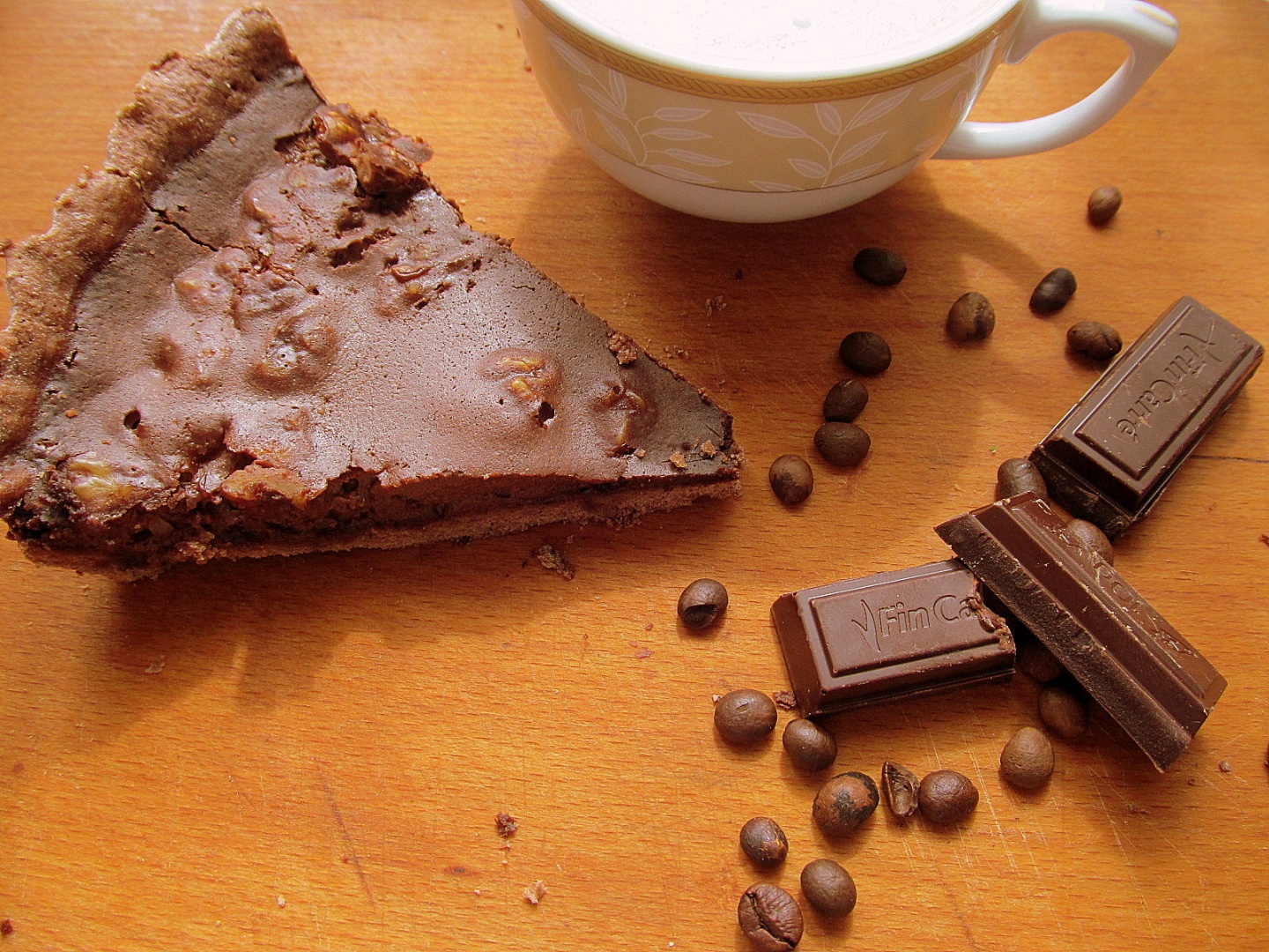 Tartă cu ciocolată și nuci