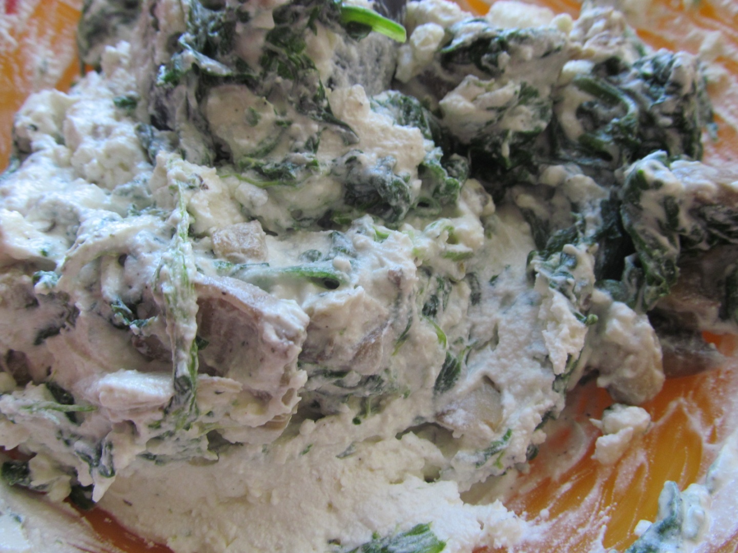 Tartă cu spanac, ciuperci și branzeturi