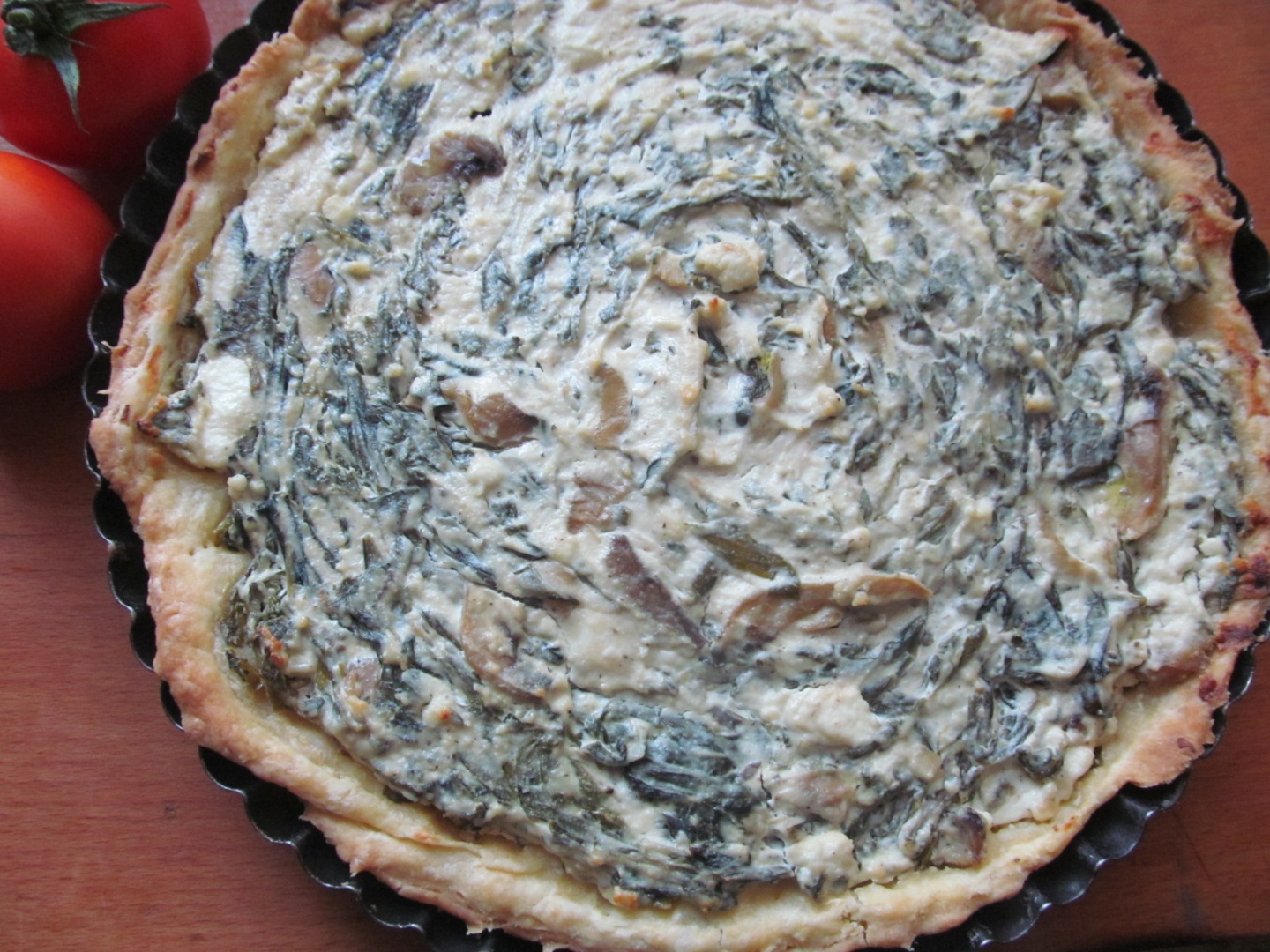 Tartă cu spanac, ciuperci și branzeturi