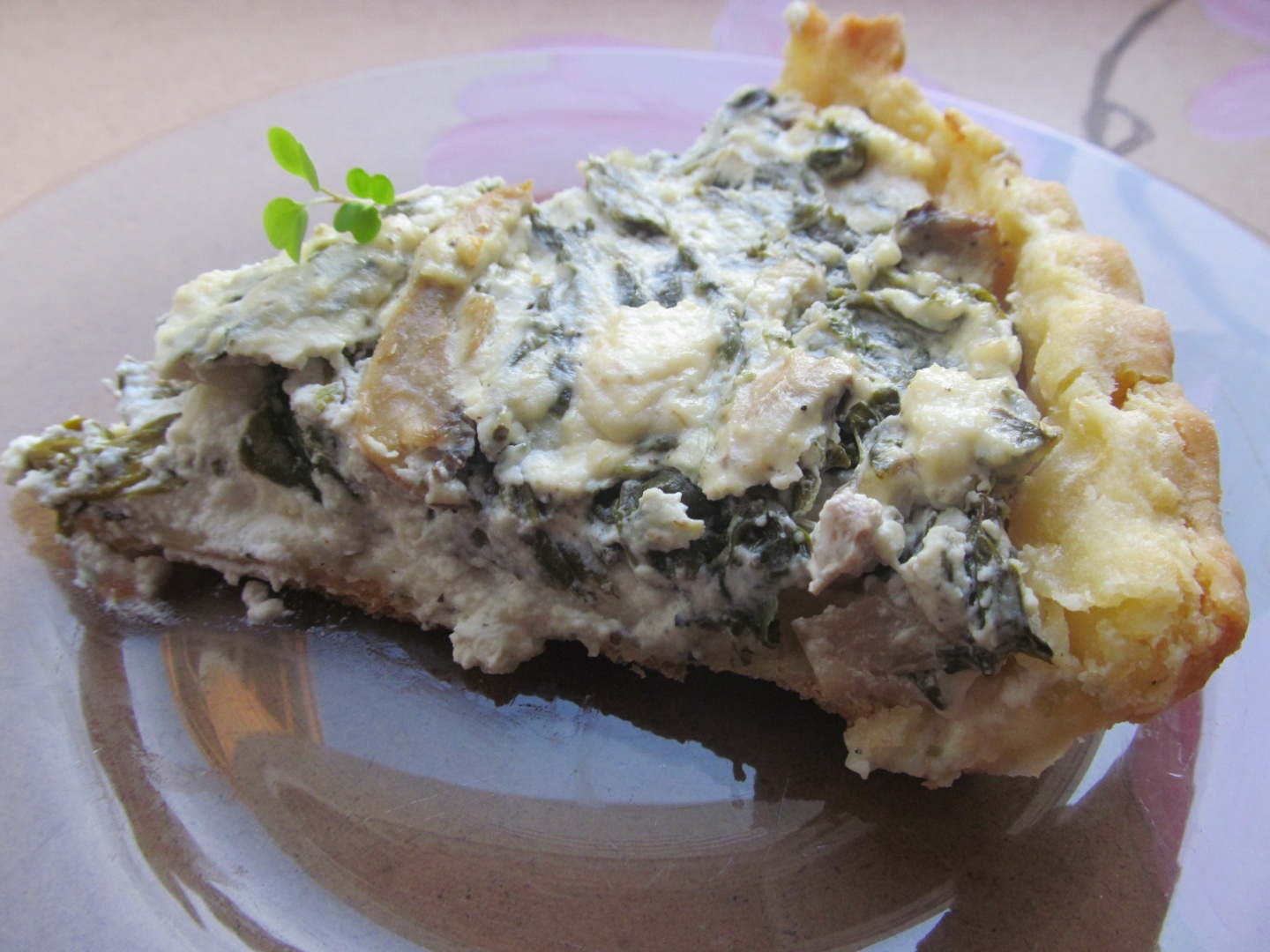 Tartă cu spanac, ciuperci și branzeturi