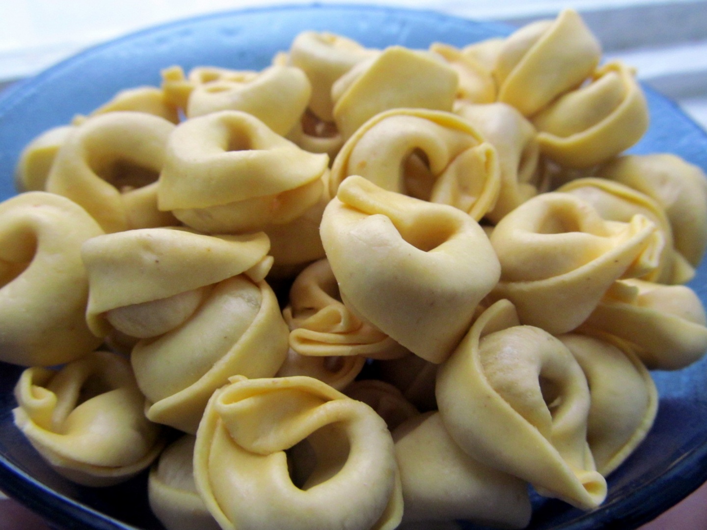 Tortellini în pesto de spanac și parmezan