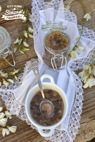 Dulceata din flori de salcam