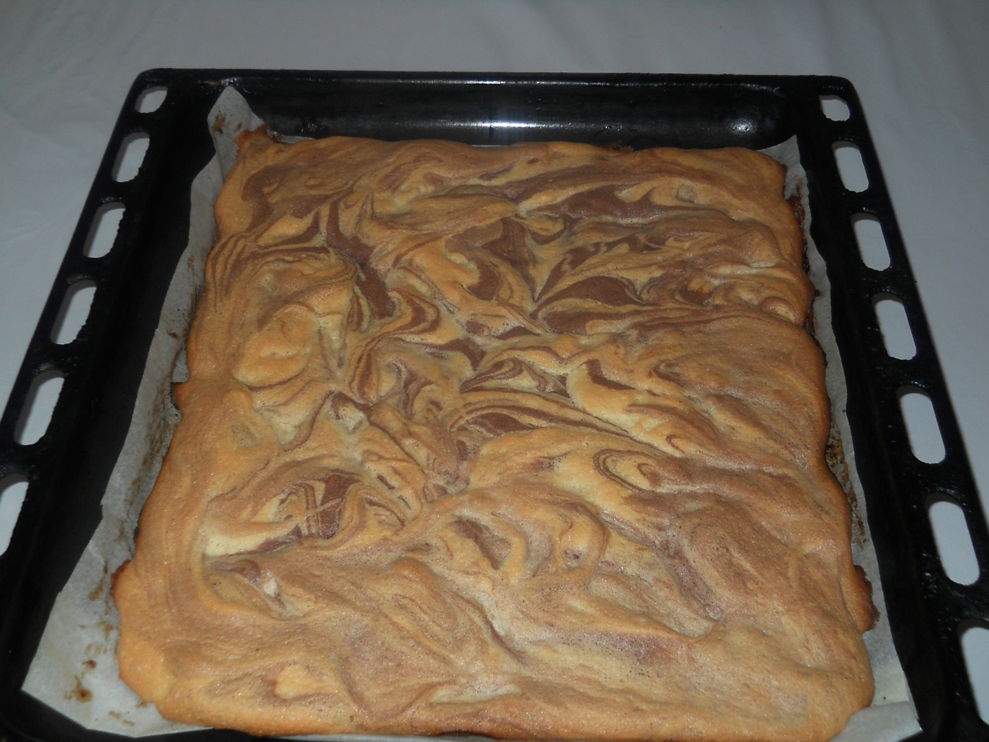 Rulada cu frisca si capsuni