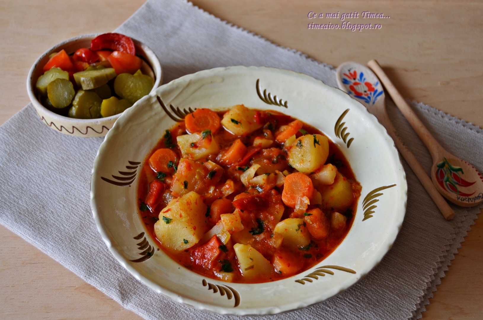 Gulyas de cartofi cu legume