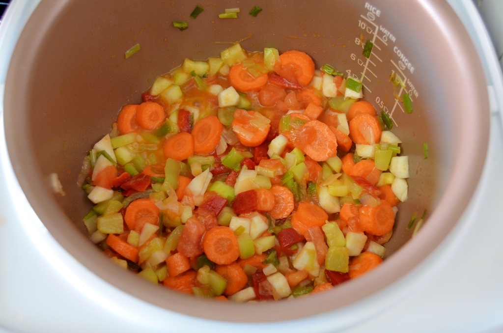 Gulyas de cartofi cu legume