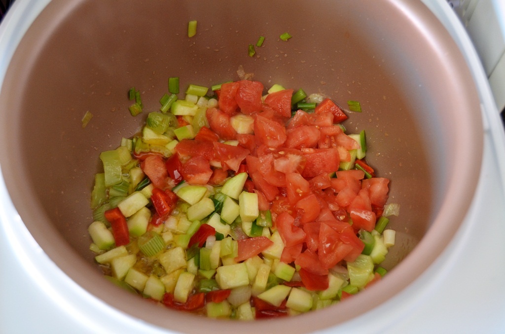 Gulyas de cartofi cu legume