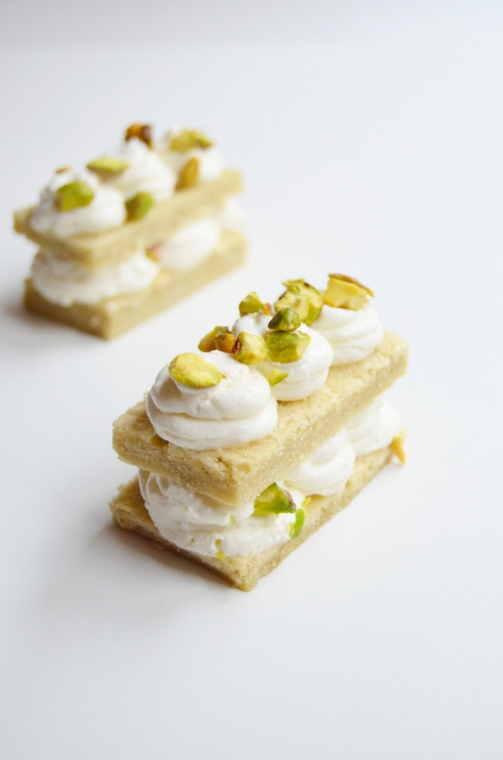 Aperitiv cu brânză și fistic