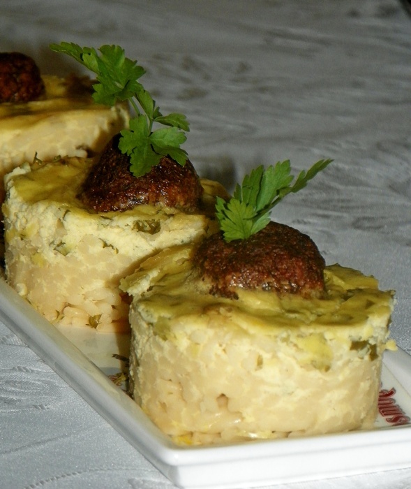 Spaghete la cuptor cu chiftelute picante