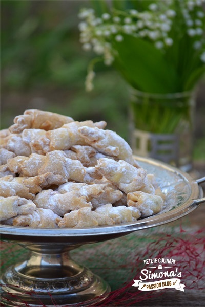 Cornulete cu untura si rahat. Se topesc in gura de fragede ce sunt