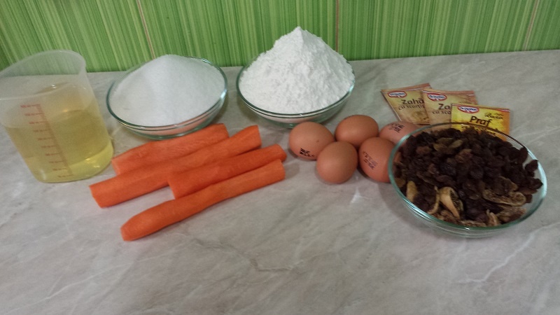 Carrot Cake cu fructe uscate