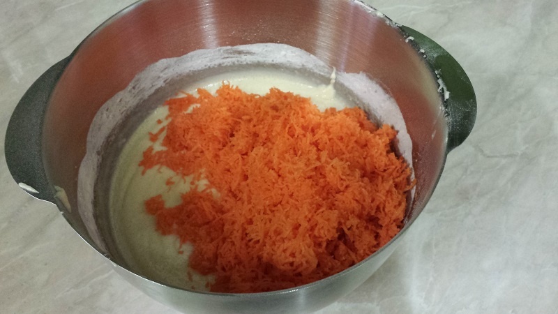 Carrot Cake cu fructe uscate