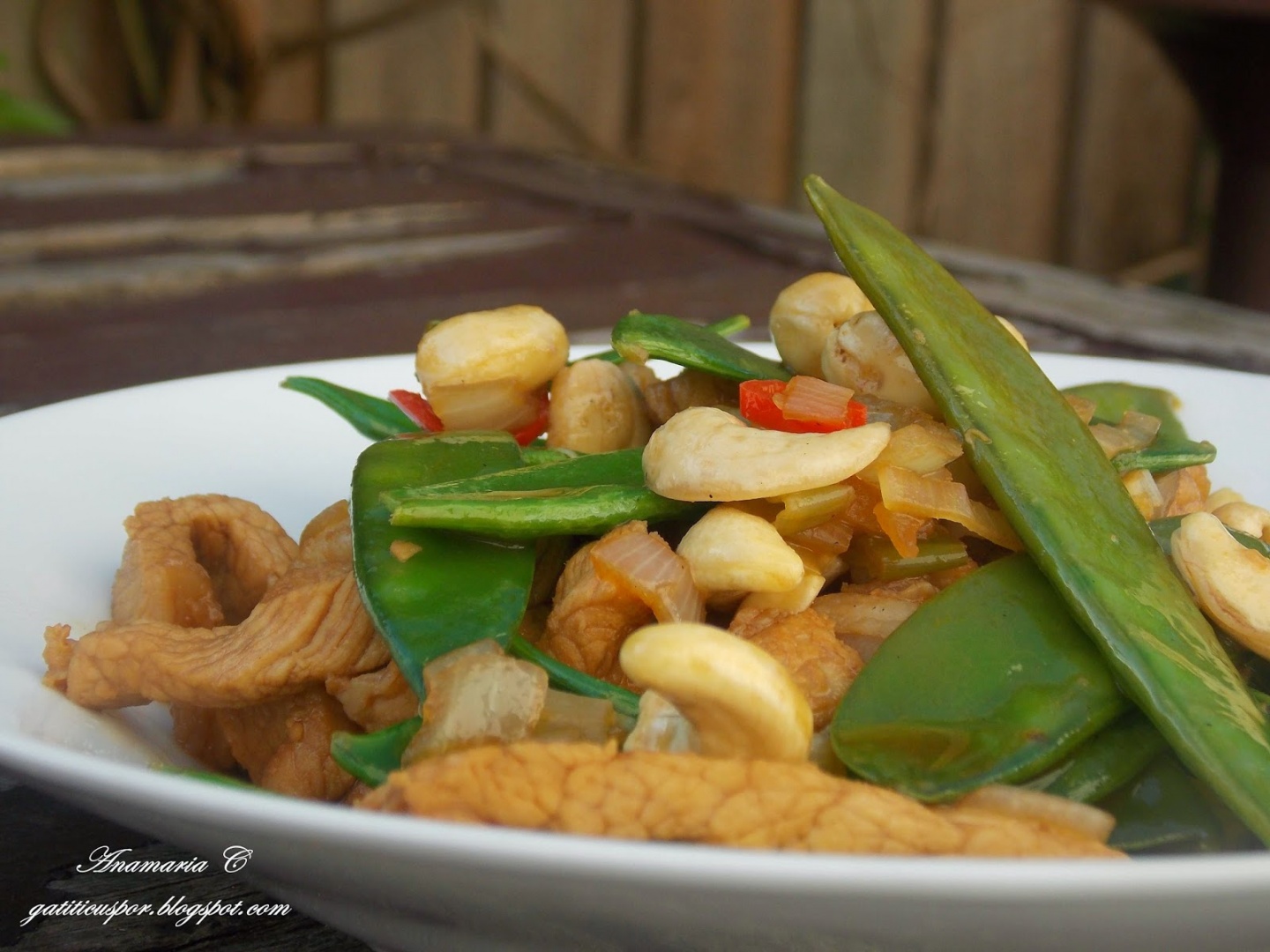 Porc Tailandez Cu Mangetout si Caju