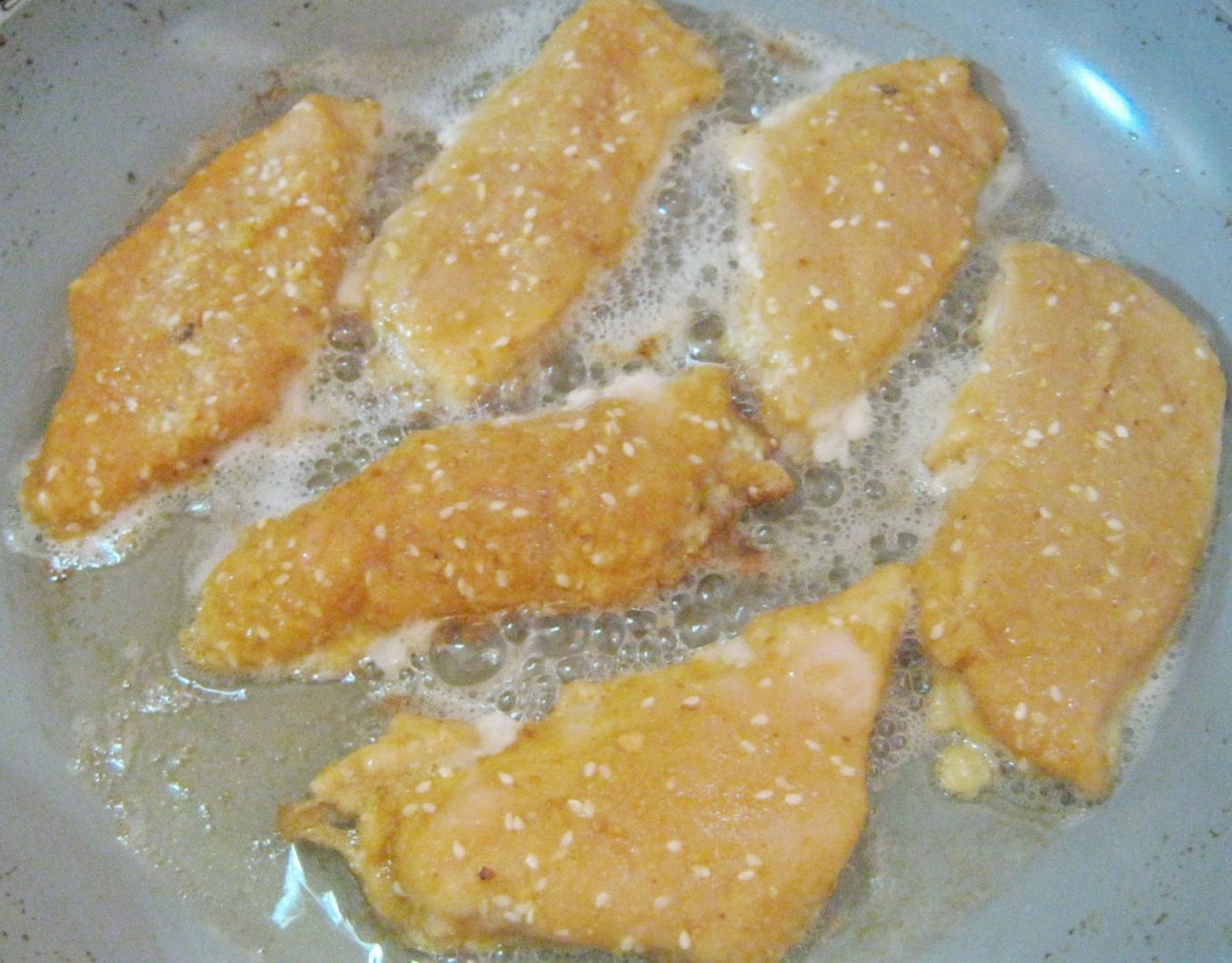 Fasii din piept de pui Shanghai cu susan si pesmet