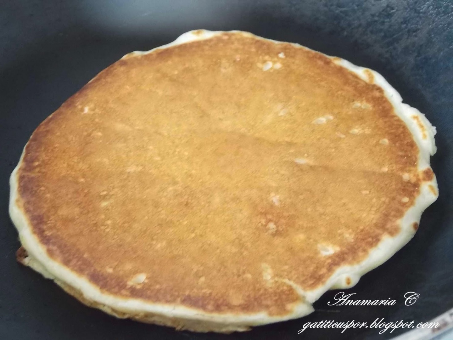 Clatite americane cu sirop de artar si bacon crocant