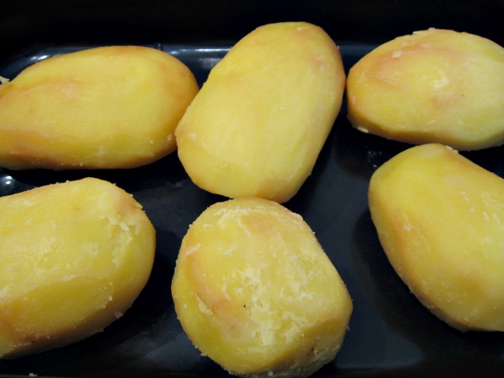 Cartofi copti cu mujdei si branza fondue