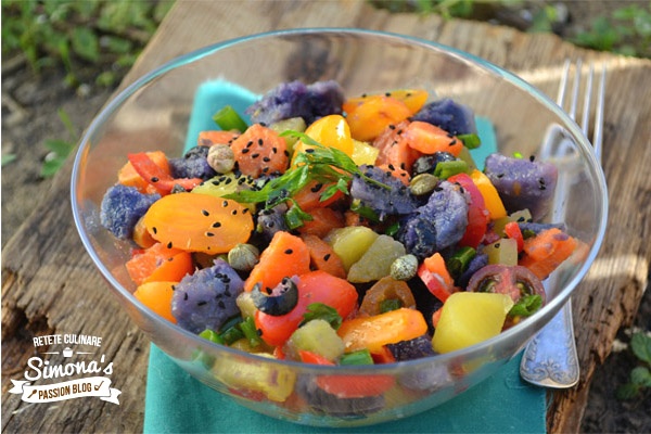 Salata tricolora cu cartofi violet