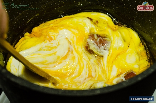 Balmos din porumb alb sau galben, cu oua si carnati de casa