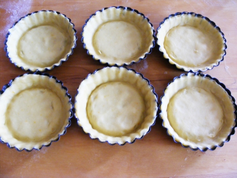 Minitarte cu capsuni