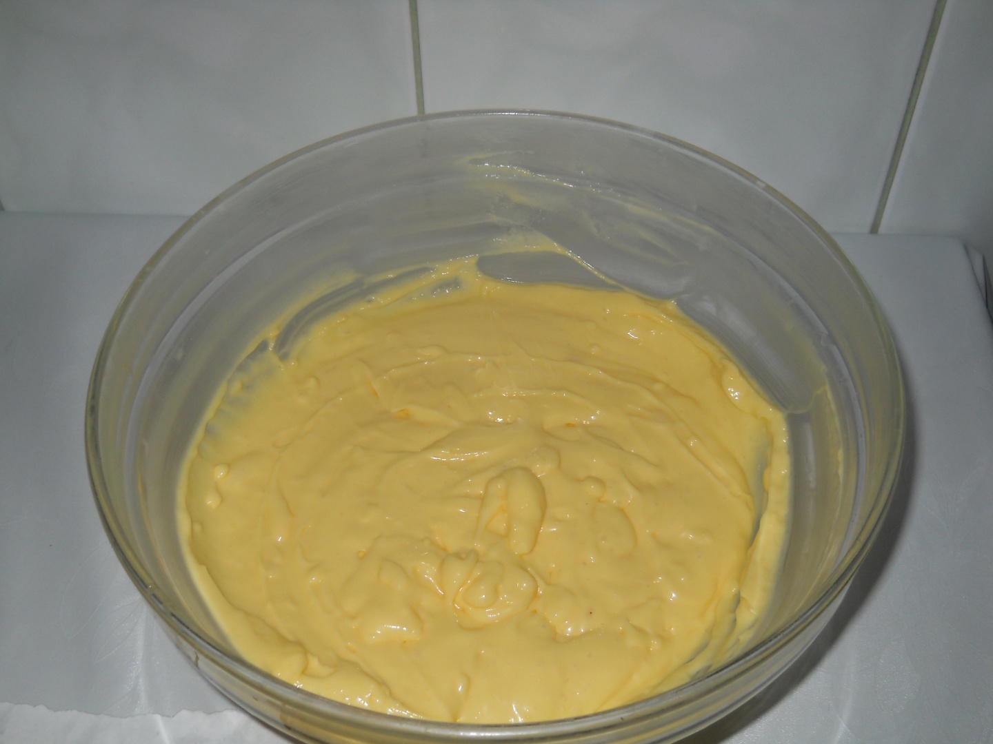 Pavlova cu crema de vanilie