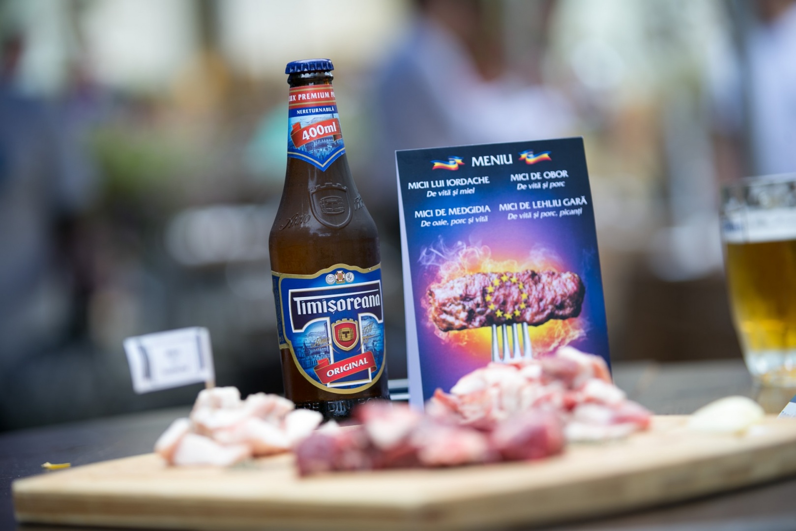 Timișoreana susține tradiția mititeilor românești și sărbătorește intrarea acestora în patrimoniul gastronomic european