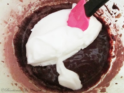 Tort cu capsune si spuma de cacao