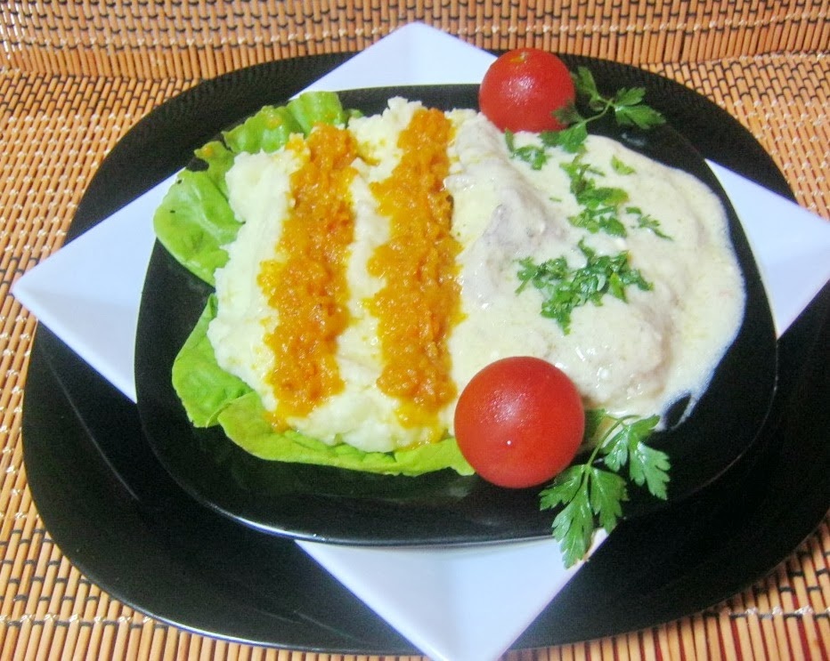 Pulpa de porc cu sos de smantana , piure de cartofi si morcov cu galangal- Multicooker Philips