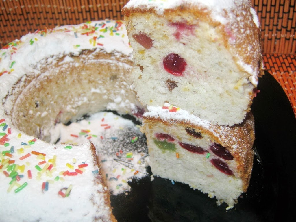 Prajitura din albusuri cu visine, stafide si rahat- la Multicooker