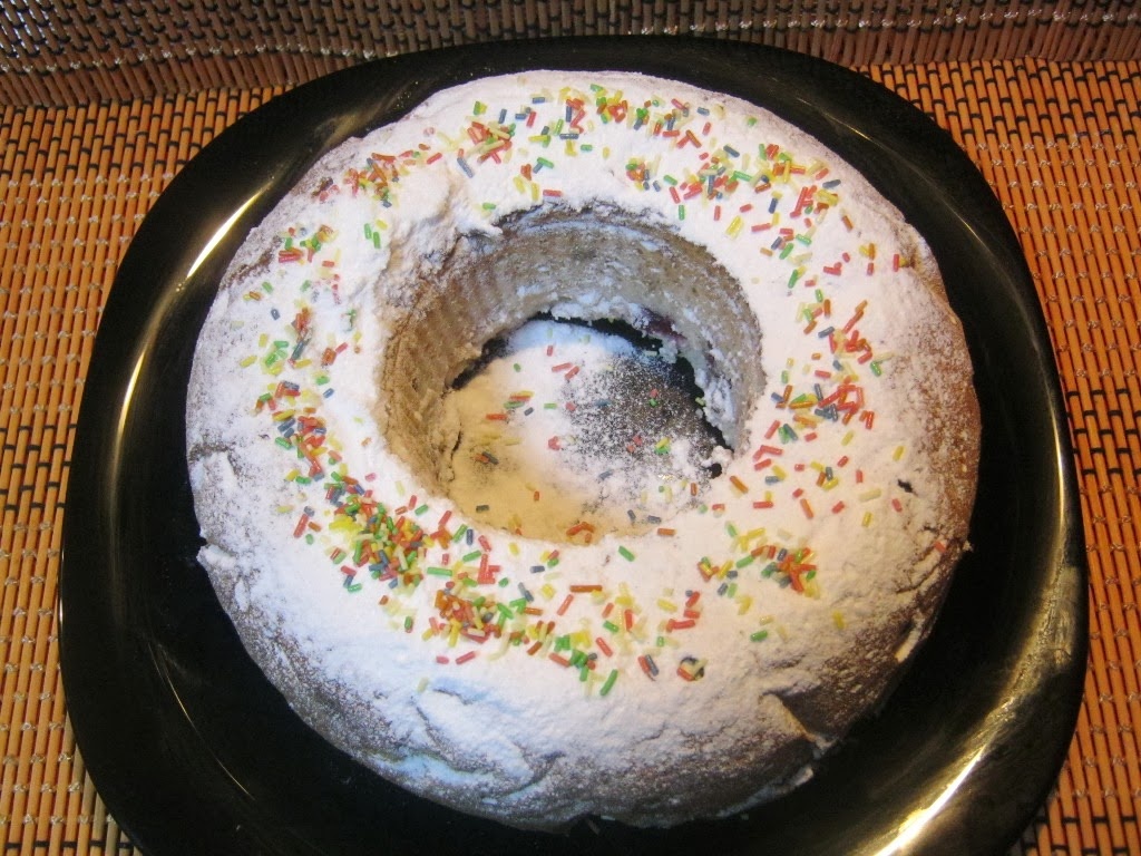 Prajitura din albusuri cu visine, stafide si rahat- la Multicooker