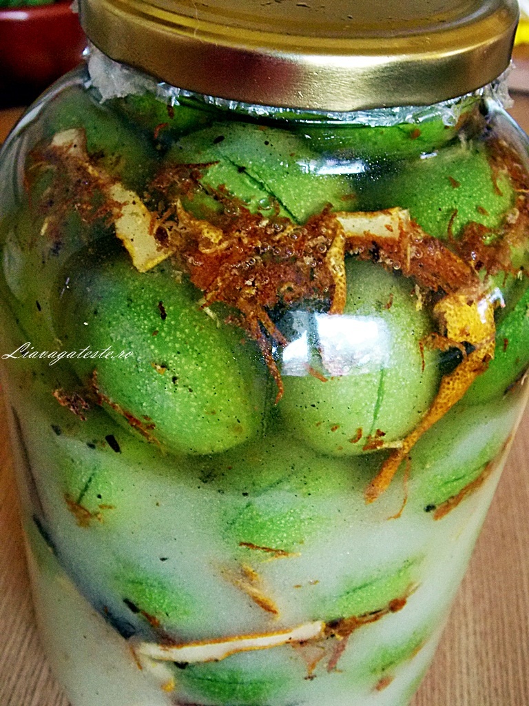 Lichior de nuci verzi