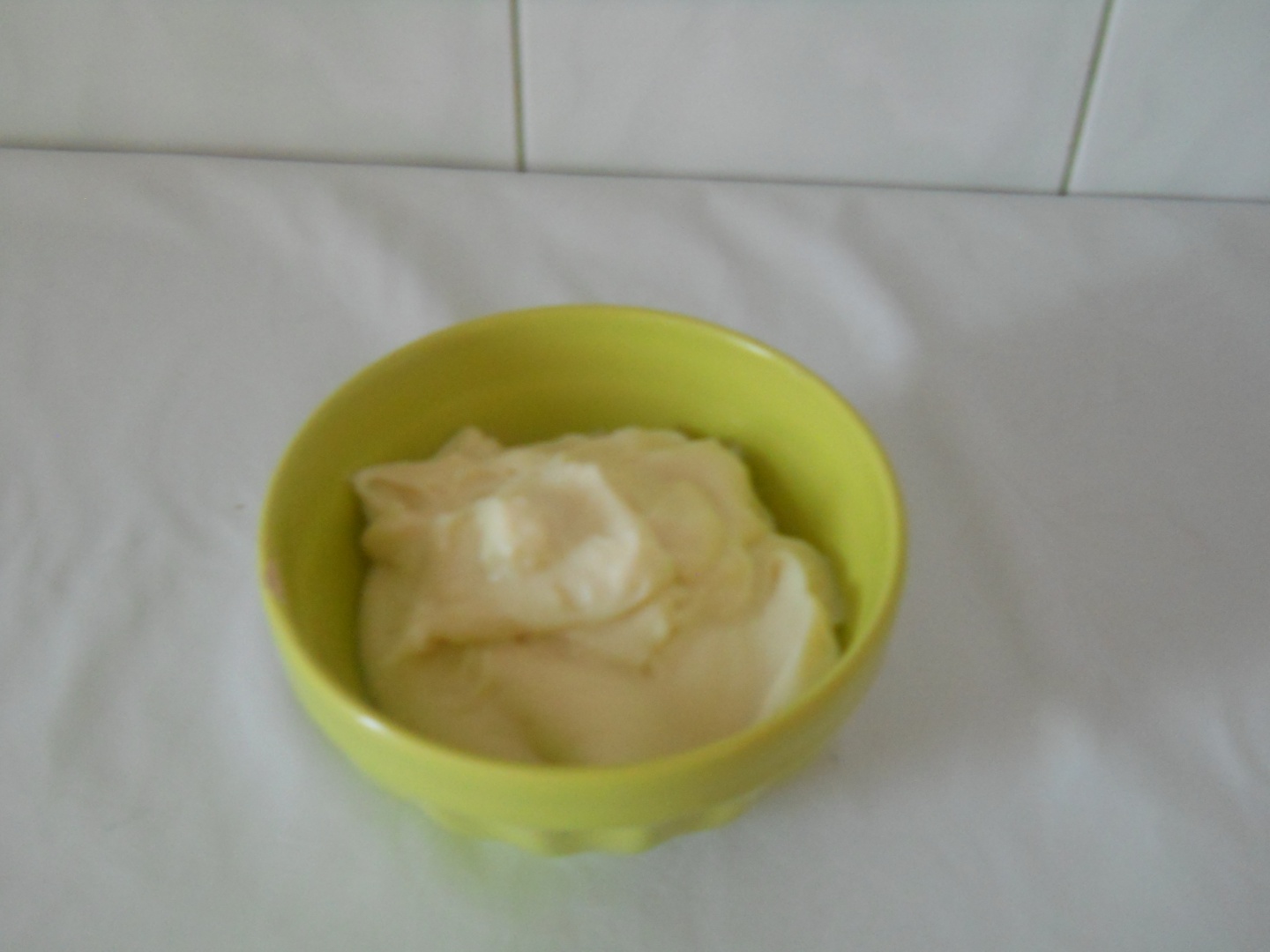 Macarons cu bombonele colorate