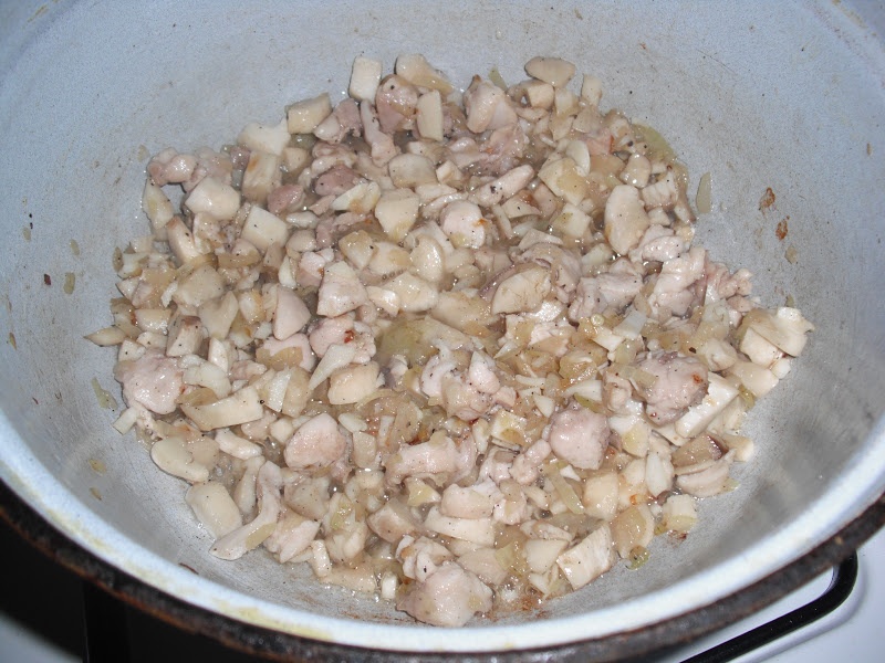 Ciuperci umplute cu pui si sunca