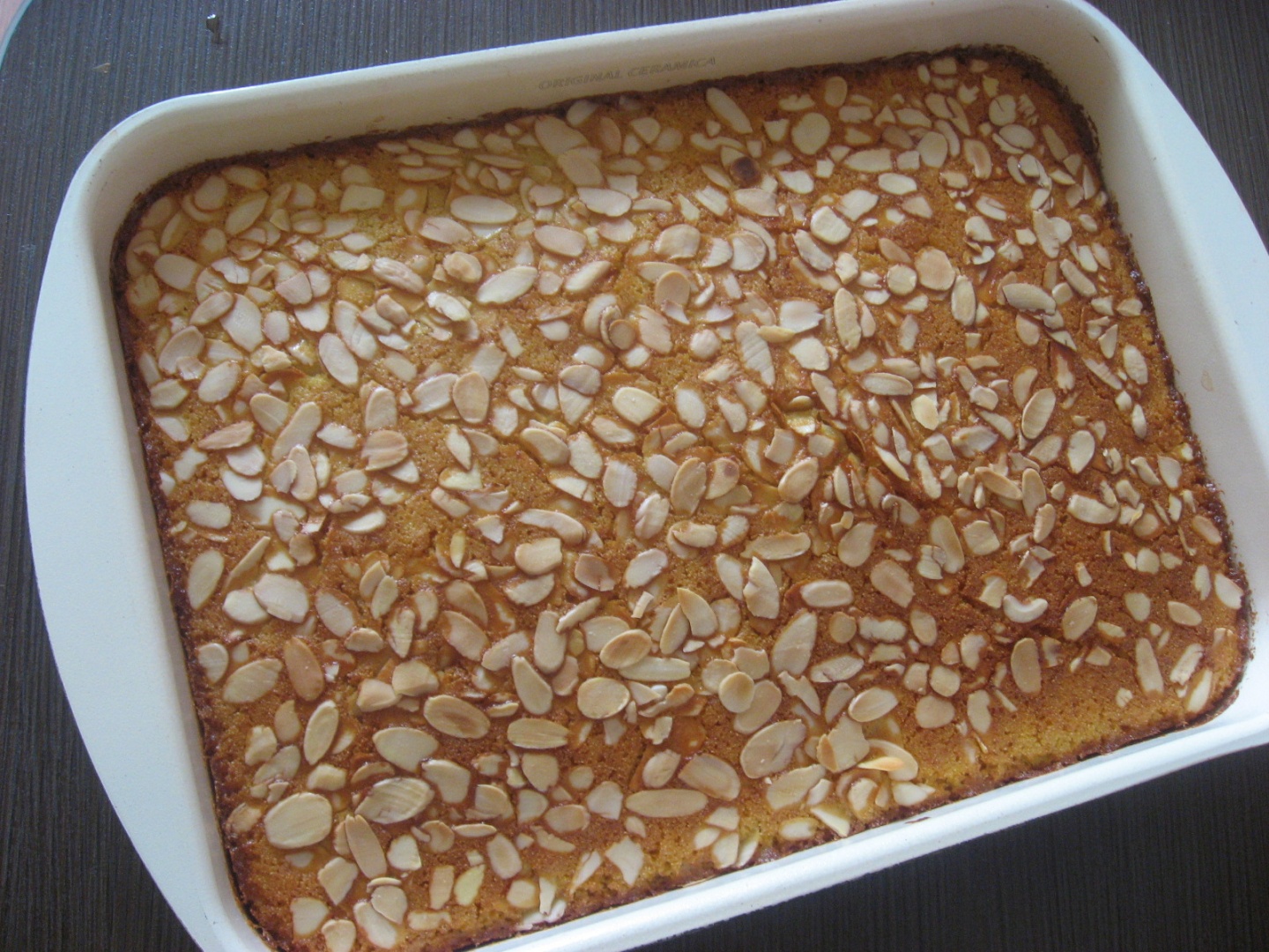 Prajitura cu gris si migdale -Sfouf by Gordon Ramsey