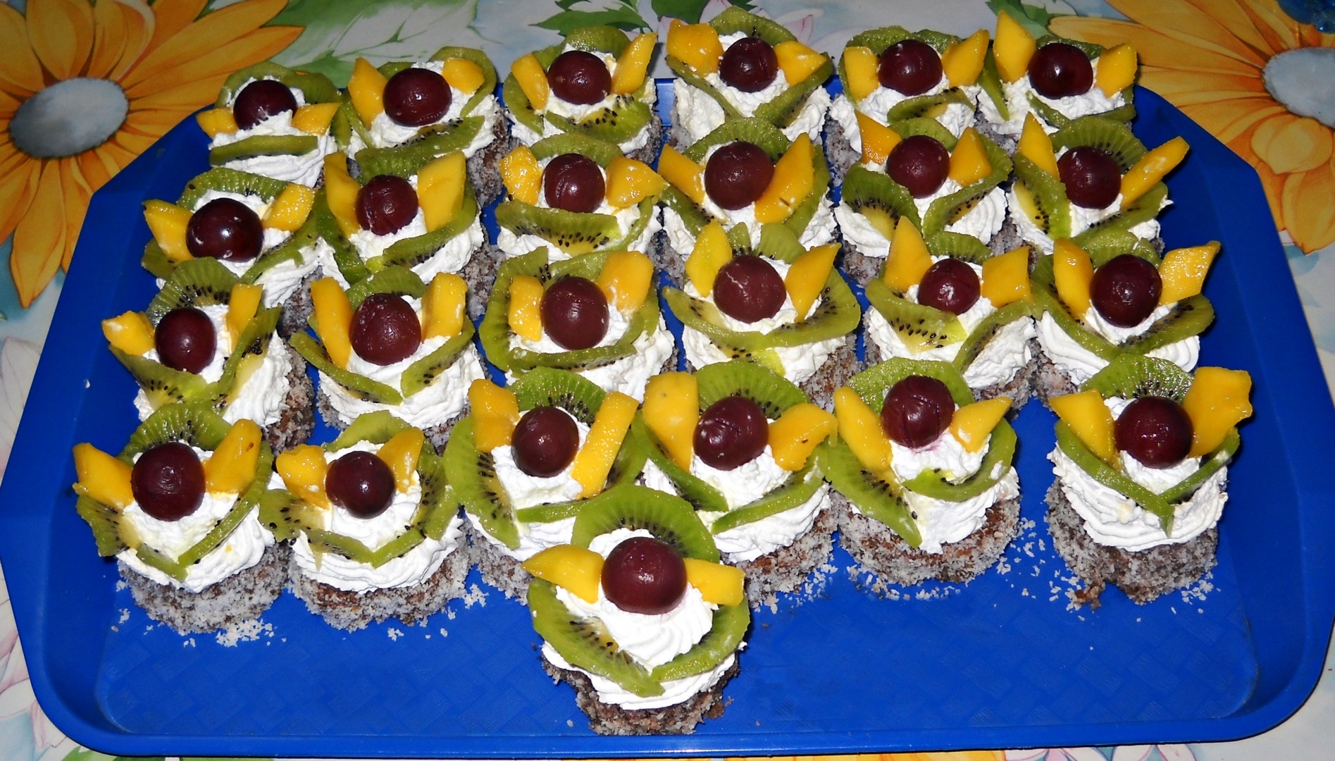 Prajitura cu nuci si fructe