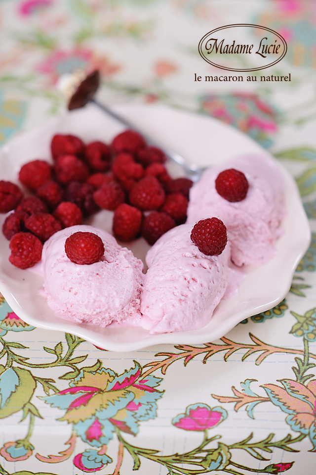 Madame Lucie ne îndulcește vara cu înghețată