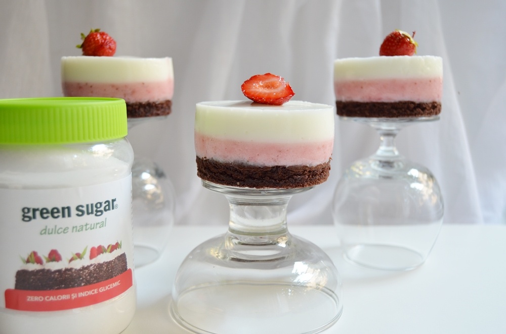 Mini-torturi dietetice, cu capsune