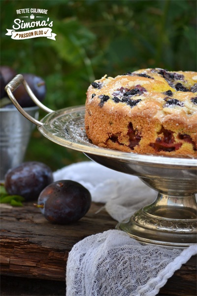 Prajitura cu prune, vanilie si migdale