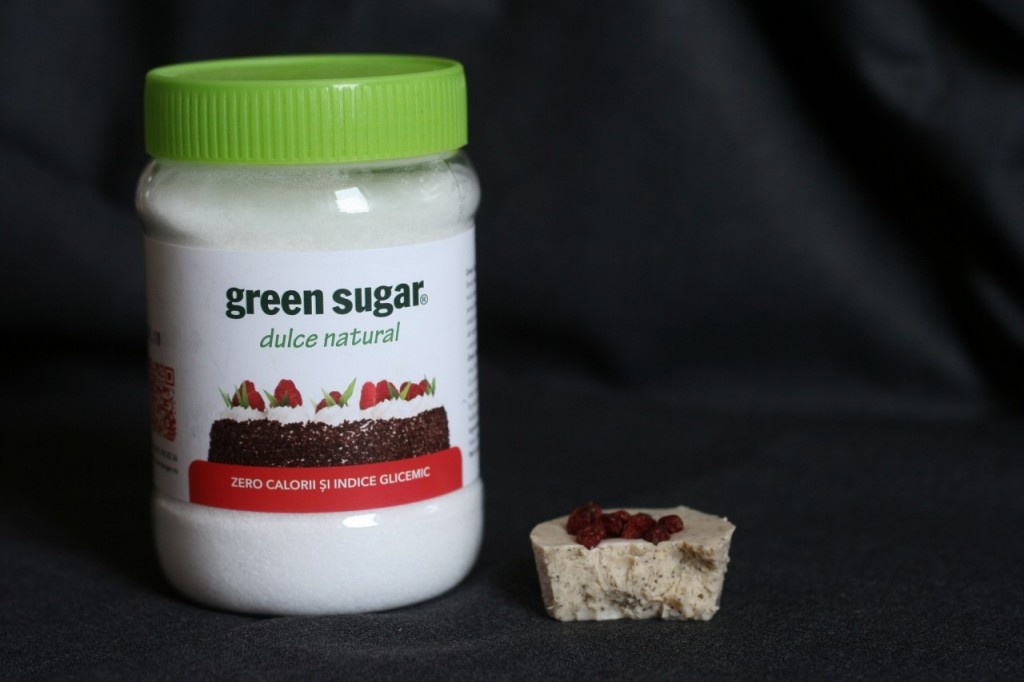 Ciocolata alba cu cafea si agrise