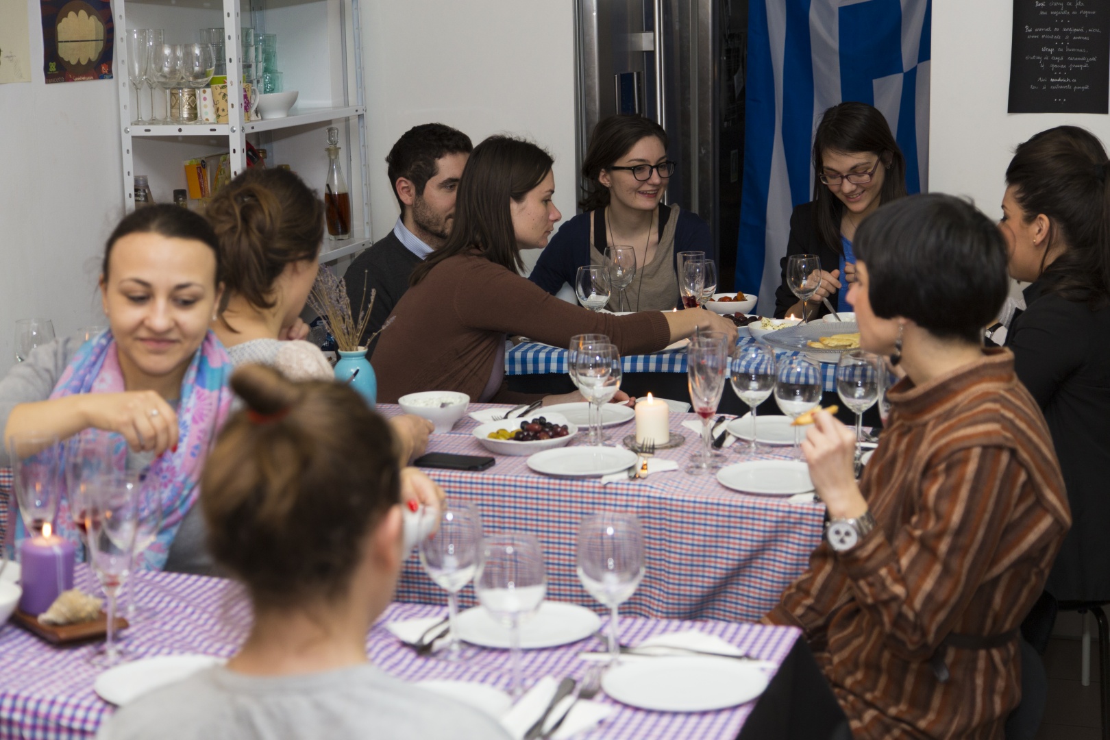 15 proiecte din București vor strânge bani la cel mai mare prânz din România