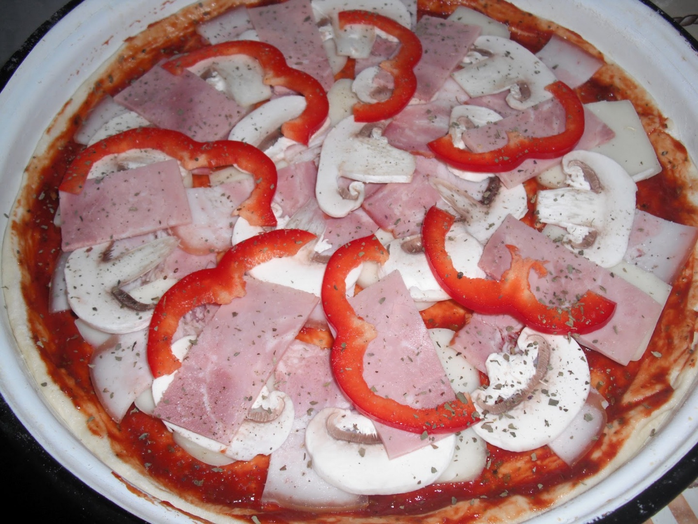 Pizza cu bacon si sunca