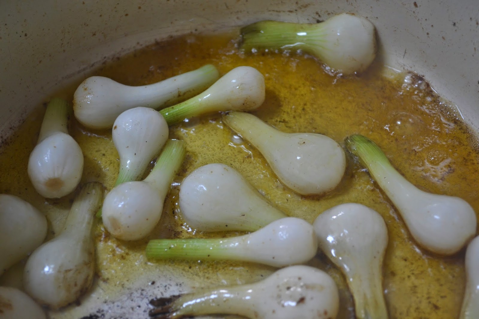 Fasole si linte cu caise si carnaciori afumati