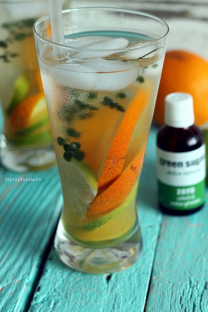 Citronada cu cimbrisor, indulcita cu Green Sugar