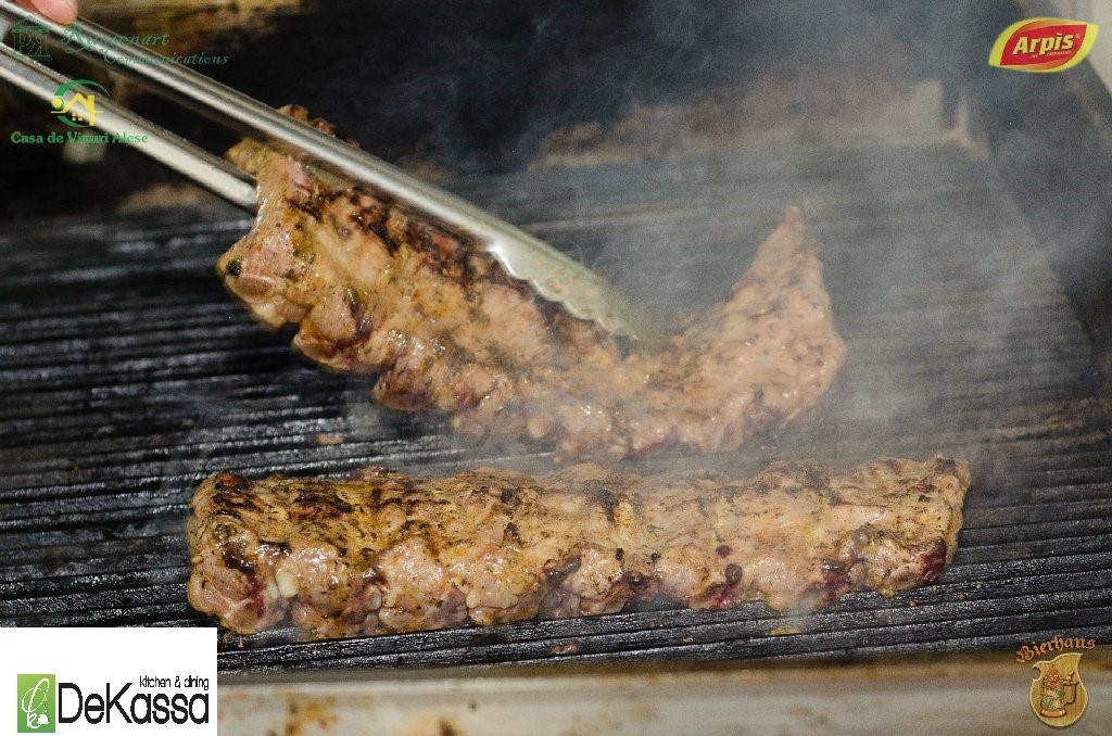 Coaste de porc fripte la gratar