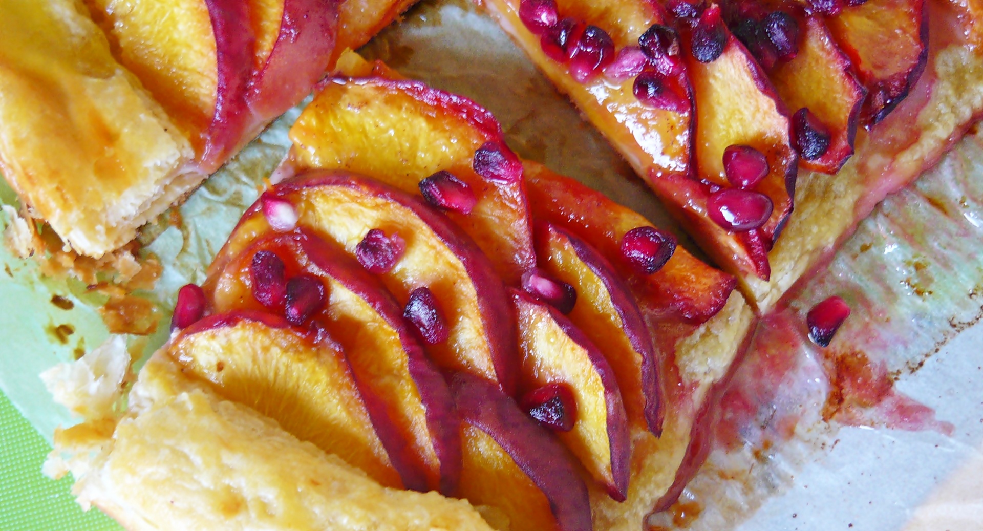 Tarta cu piersici si rodie, fara zahar