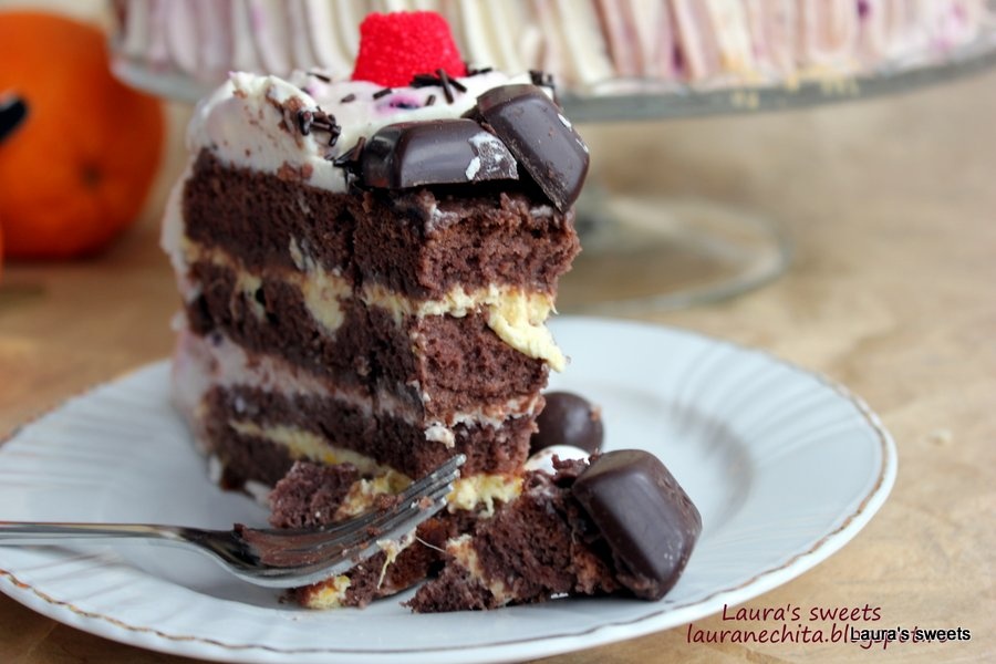 Tort cu marmelada de fructe si ciocolata