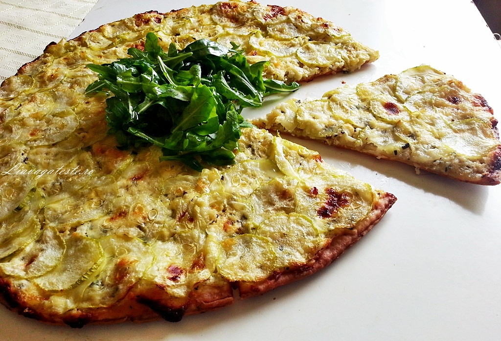 Tarta cu dovlecel si branza sarata