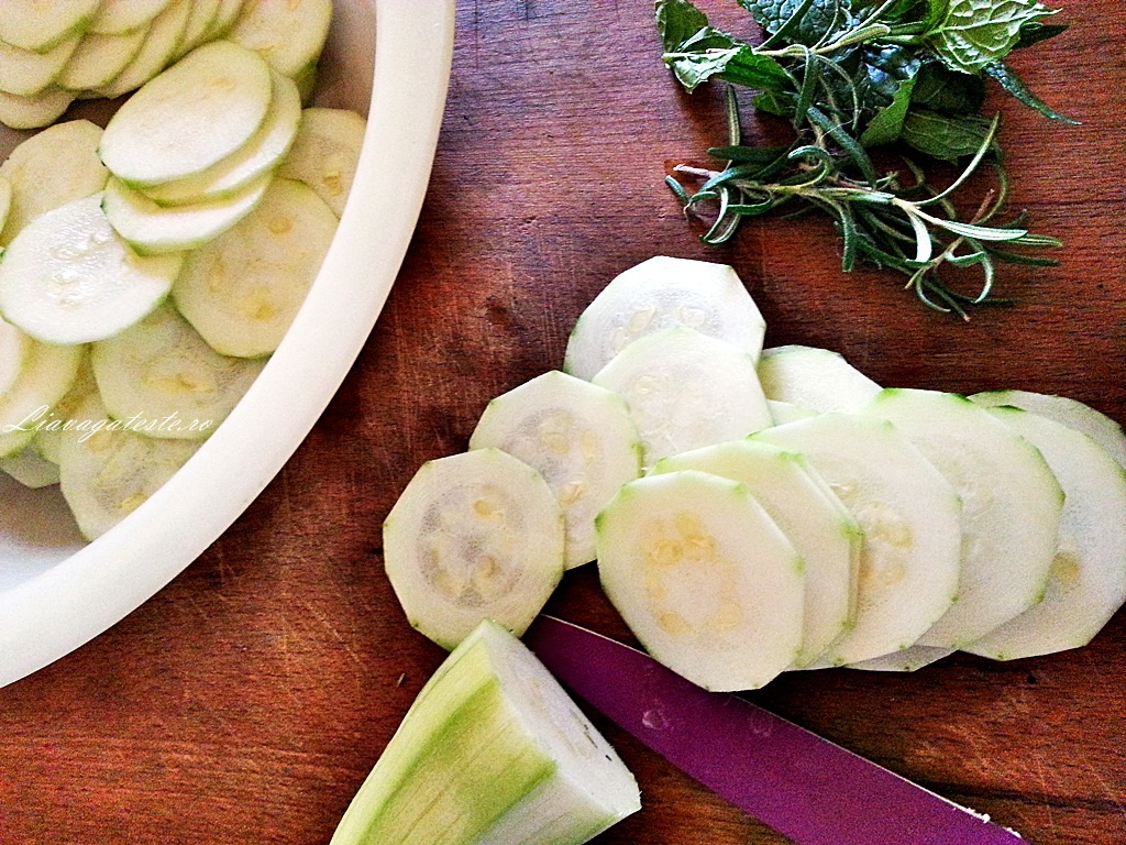Tarta cu dovlecel si branza sarata