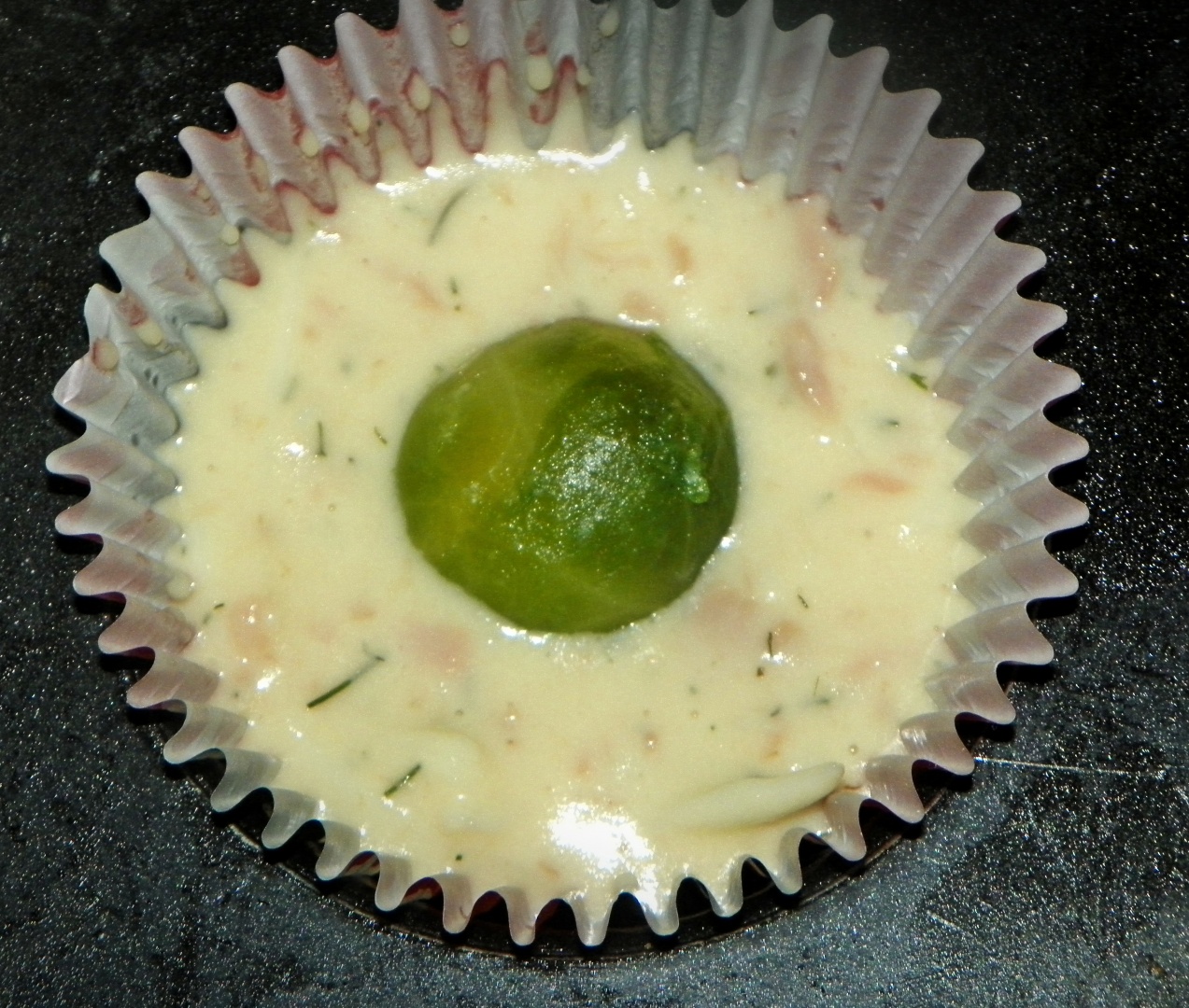 Briose cu ton si varza de bruxelles