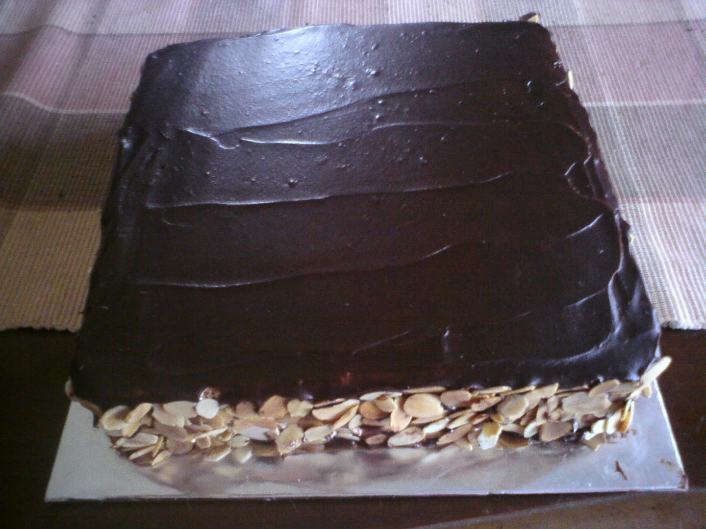 Prajitura de ciocolata cu migdale